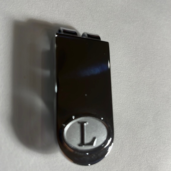 “L” initial monogram silver tone money clip